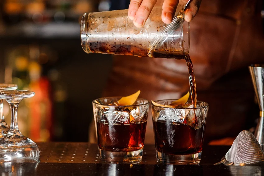 comment-bien-deguster-un-whisky-dans-un-bar-specialise