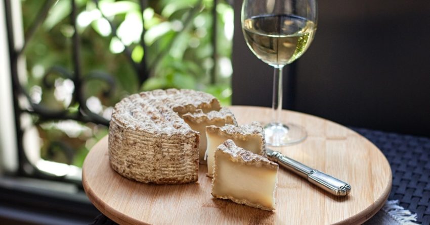 quel-vin-choisir-pour-accompagner-une-planche-de-fromages